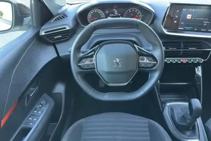 Photo 12 Peugeot 208  PureTech 75 S&S BVM5