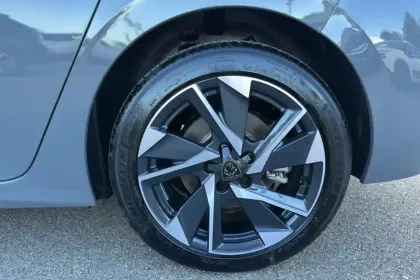 Photo 27 Peugeot 308  PHEV 180 e-EAT8