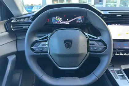 Photo 13 Peugeot 308  PHEV 180 e-EAT8