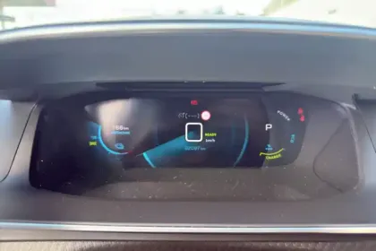 Photo 24 Peugeot 2008  Electrique 136 ch