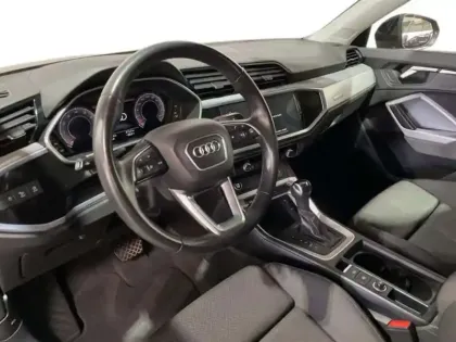 Photo 8 Audi Q3 35 TFSI 150 ch S tronic 7 Design