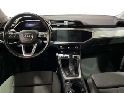 Photo 7 Audi Q3 35 TFSI 150 ch S tronic 7 Design