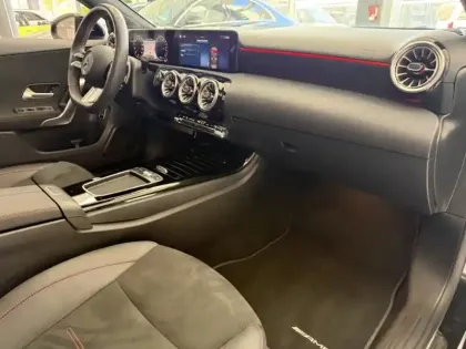 Photo 10 Mercedes Classe A 250 e Hybrid EQ AMG Line