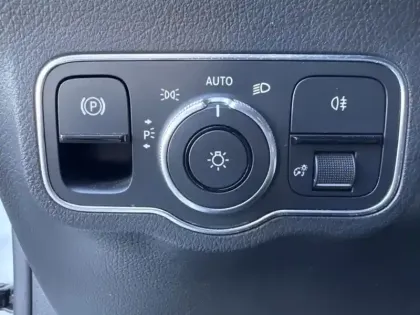 Photo 15 Mercedes GLA 250 e Hybrid EQ Business Line