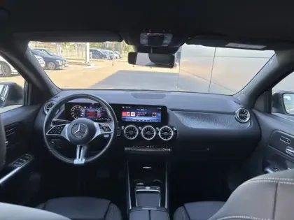 Photo 10 Mercedes GLA 180 Progressive Line