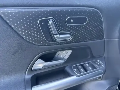 Photo 16 Mercedes GLA 180 Progressive Line