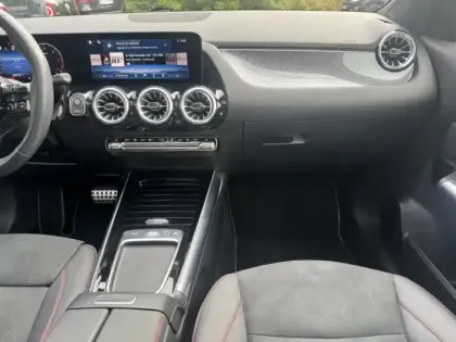 Photo 13 Mercedes GLA 200 d AMG Line
