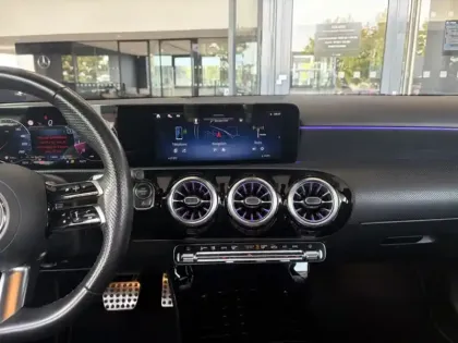 Photo 11 Mercedes Classe A 180 AMG Line