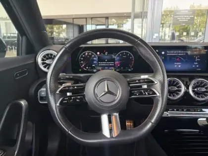 Photo 10 Mercedes Classe A 180 AMG Line