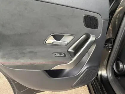 Photo 12 Mercedes Classe A 180 AMG Line