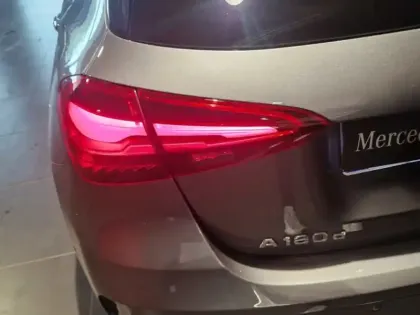 Photo 35 Mercedes Classe A 180 d AMG Line