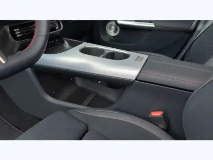 Photo 19 Mercedes GLB 200 