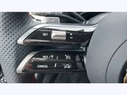 Photo 16 Mercedes GLB 200 