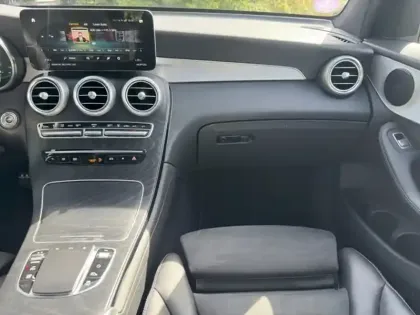 Photo 10 Mercedes GLC  300e 4MATIC SUV AMG Line
