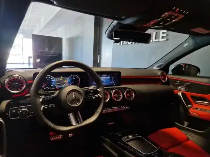 Photo 19 Mercedes Classe A 200 d AMG Line