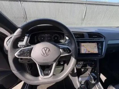 Photo 11 Volkswagen Tiguan  2.0 TDI 150ch R-Line DSG7