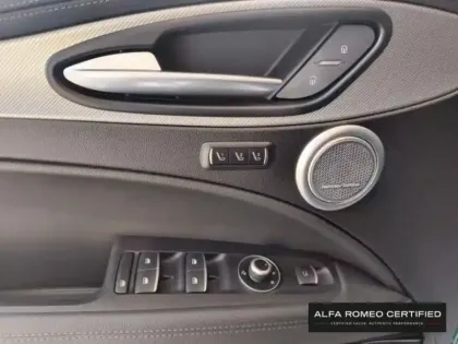 Photo 12 Alfa Romeo Stelvio  2.2 Diesel 210ch Veloce Q4 AT8