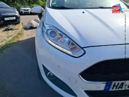 Photo 12 Ford Fiesta  1.5 TDCi 95ch FAP ECO Stop&Start Business Nav 5p
