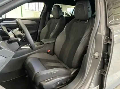 Photo 11 Peugeot 408  Plug-in Hybrid 240ch GT Exclusive e-DCS7