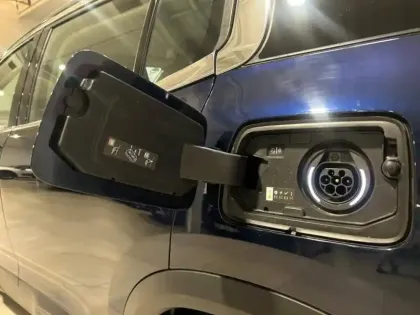 Photo 9 Citroën C5 aircross  Hybrid rechargeable 225ch Shine Pack ë-EAT8