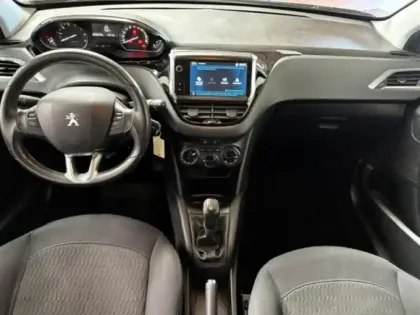 Photo 7 Peugeot 208  1.2 82 Signature 5p / Camera / Carplay / regulateur