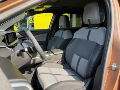 Photo 8 Opel Grandland  1.2 Turbo Hybrid 145ch Ultimate e-DCT6