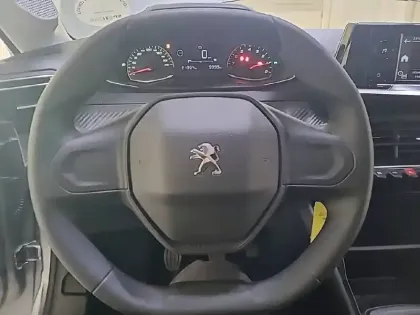 Photo 8 Peugeot 208  PureTech 75 S&S BVM5