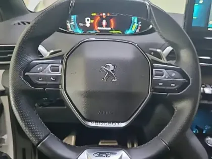 Photo 8 Peugeot 3008  Hybrid4 300 e-EAT8