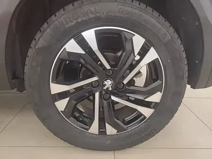 Photo 12 Peugeot 2008  PureTech 130 S&S EAT8