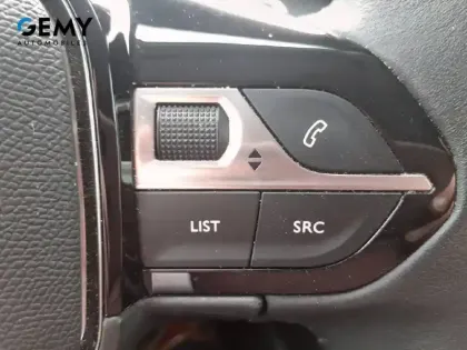 Photo 15 Peugeot 2008  Electrique 136 ch