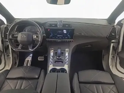 Photo 33 DS DS 7 DS7 Crossback Hybride E-Tense 300 EAT8 4x4