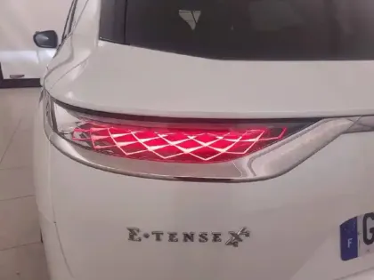 Photo 42 DS DS 7 DS7 Crossback Hybride E-Tense 300 EAT8 4x4