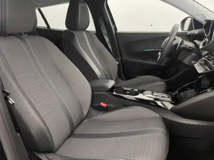 Photo 14 Peugeot 2008  PureTech 100 S&S BVM6