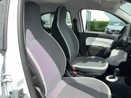 Photo 14 Renault Twingo  III E-Tech