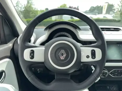 Photo 19 Renault Twingo  III E-Tech