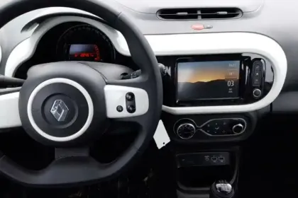 Photo 13 Renault Twingo  III SCe 65
