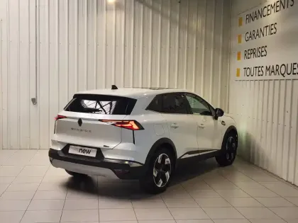 Photo 12 Renault Symbioz  E-Tech full hybrid 145