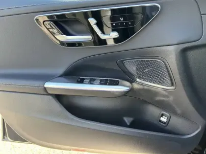 Photo 10 Mercedes Classe C  220 d 9G-Tronic