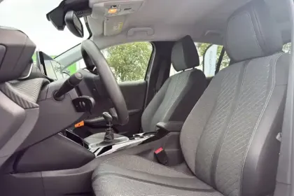 Photo 13 Peugeot 208  100 S&S BVM6
