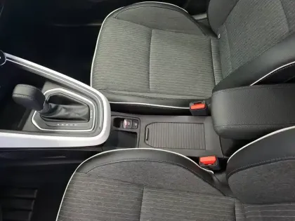 Photo 21 Renault Clio  E-Tech 140 - 21N