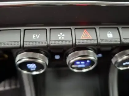 Photo 48 Renault Captur  E-Tech full hybrid 145