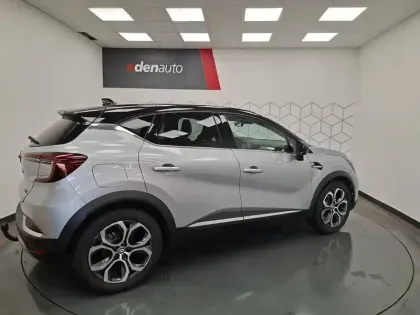Photo 18 Renault Captur  E-Tech full hybrid 145