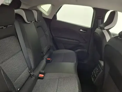 Photo 28 Renault Captur  E-Tech full hybrid 145
