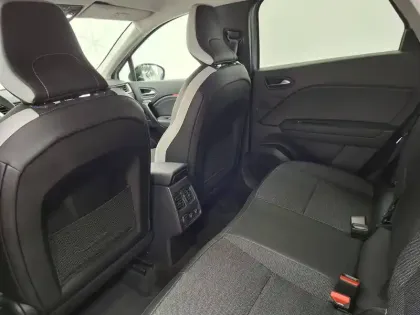 Photo 37 Renault Captur  E-Tech full hybrid 145