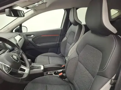 Photo 41 Renault Captur  E-Tech full hybrid 145