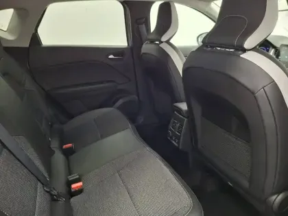 Photo 27 Renault Captur  E-Tech full hybrid 145