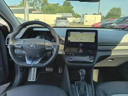 Photo 11 Hyundai Ioniq  Hybrid 141 ch