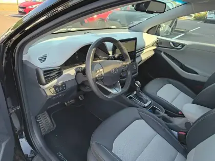 Photo 10 Hyundai Ioniq  Hybrid 141 ch