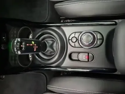 Photo 35 Mini Mini Clubman Cooper S 178 ch DKG7