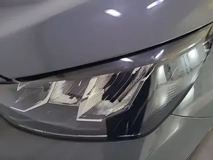 Photo 15 Peugeot 208  PureTech 75 S&S BVM5